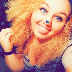 Meet your Posher, Emmi